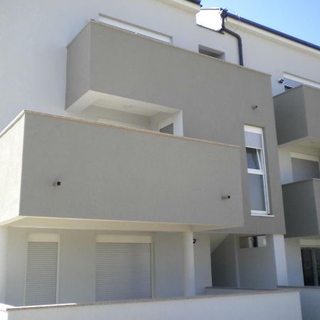 Apartments Venerea Nin Exterior photo