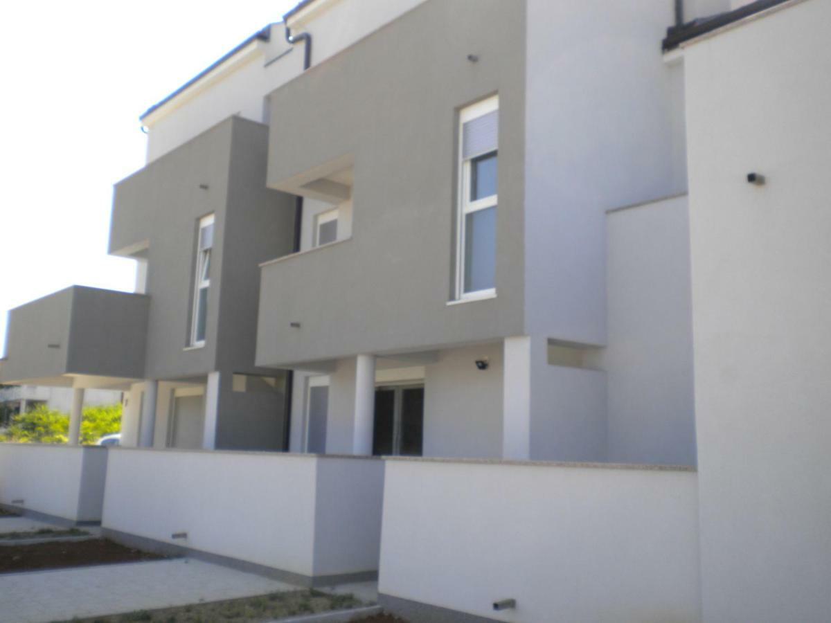 Apartments Venerea Nin Exterior photo